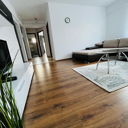 Green Apartaments Zărneşti エクステリア 写真