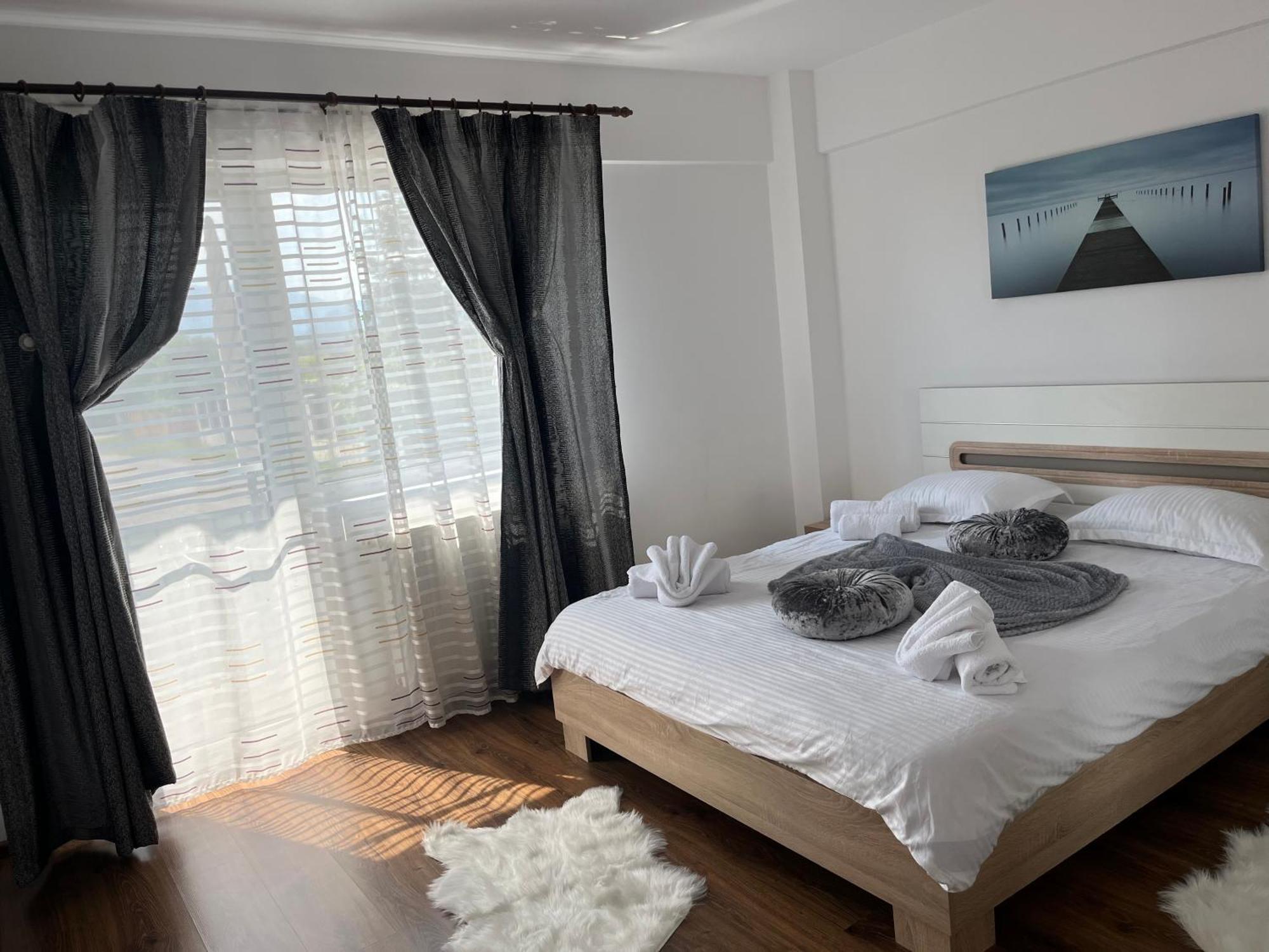 Green Apartaments Zărneşti エクステリア 写真