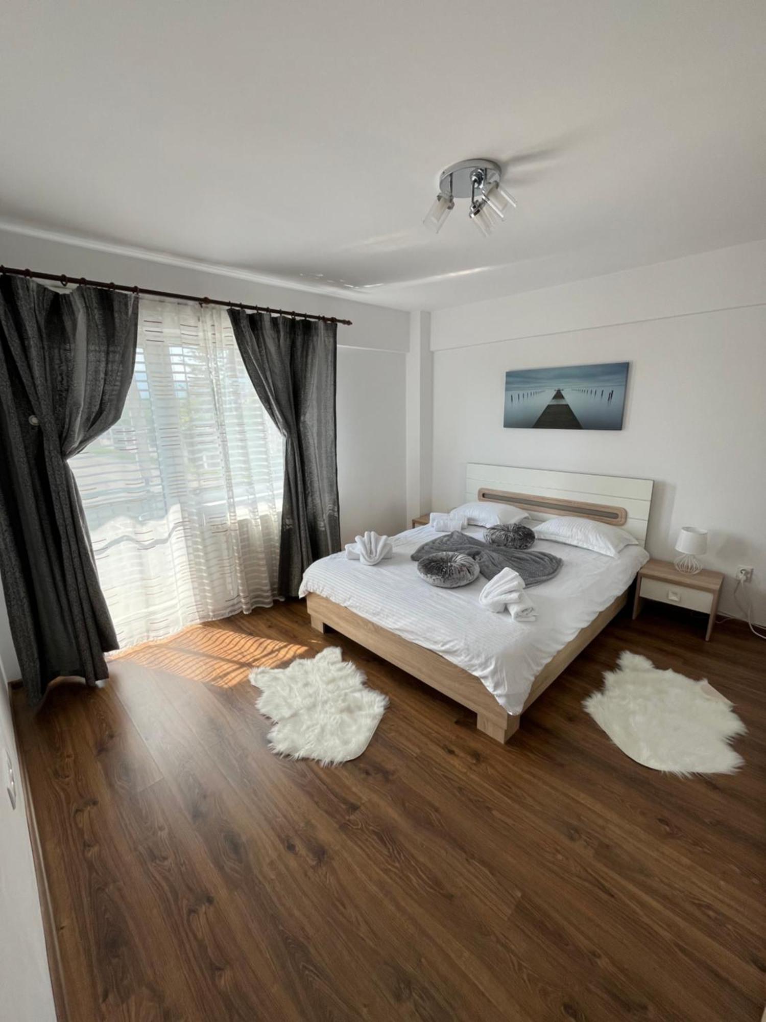 Green Apartaments Zărneşti エクステリア 写真