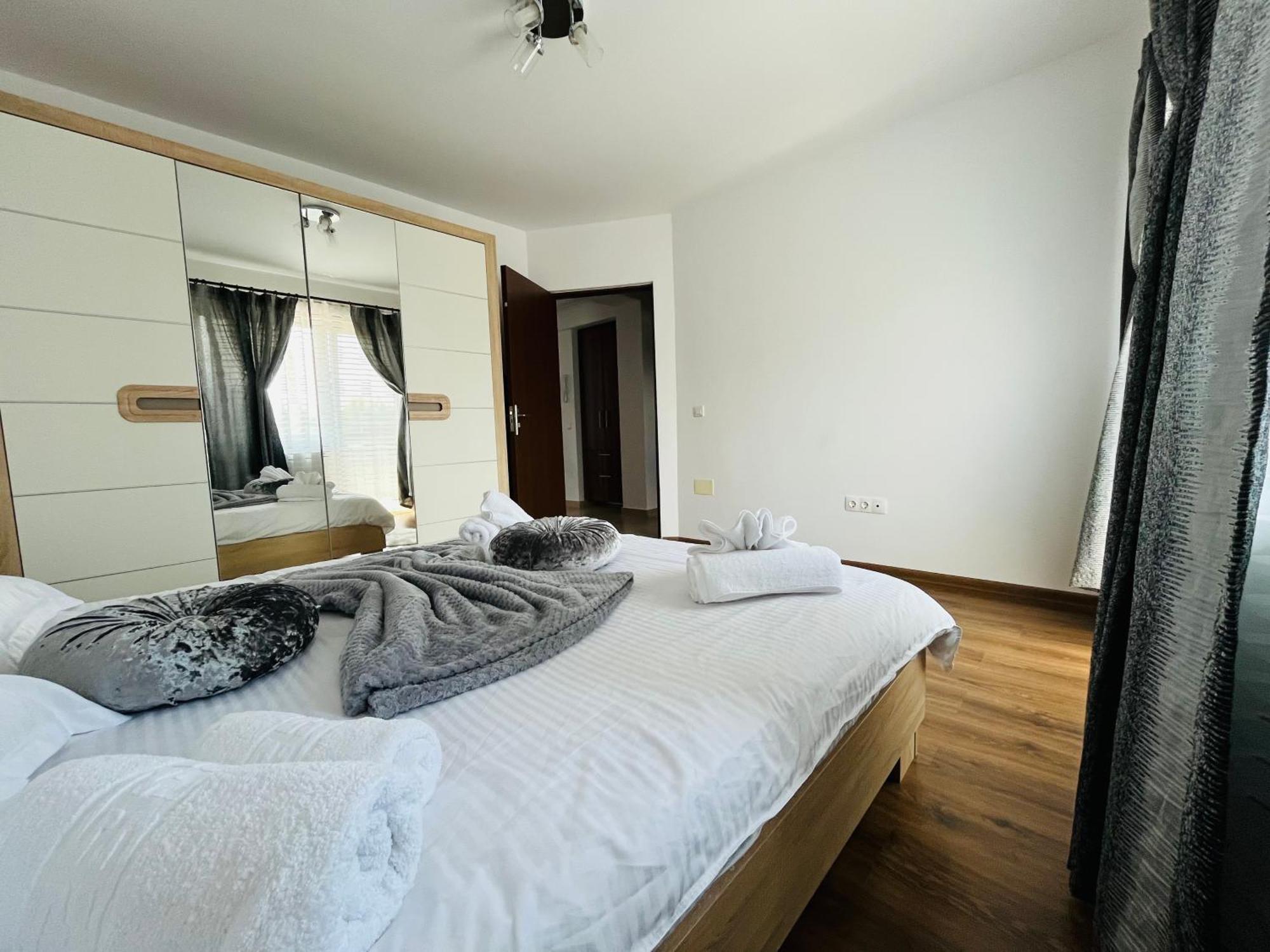 Green Apartaments Zărneşti エクステリア 写真