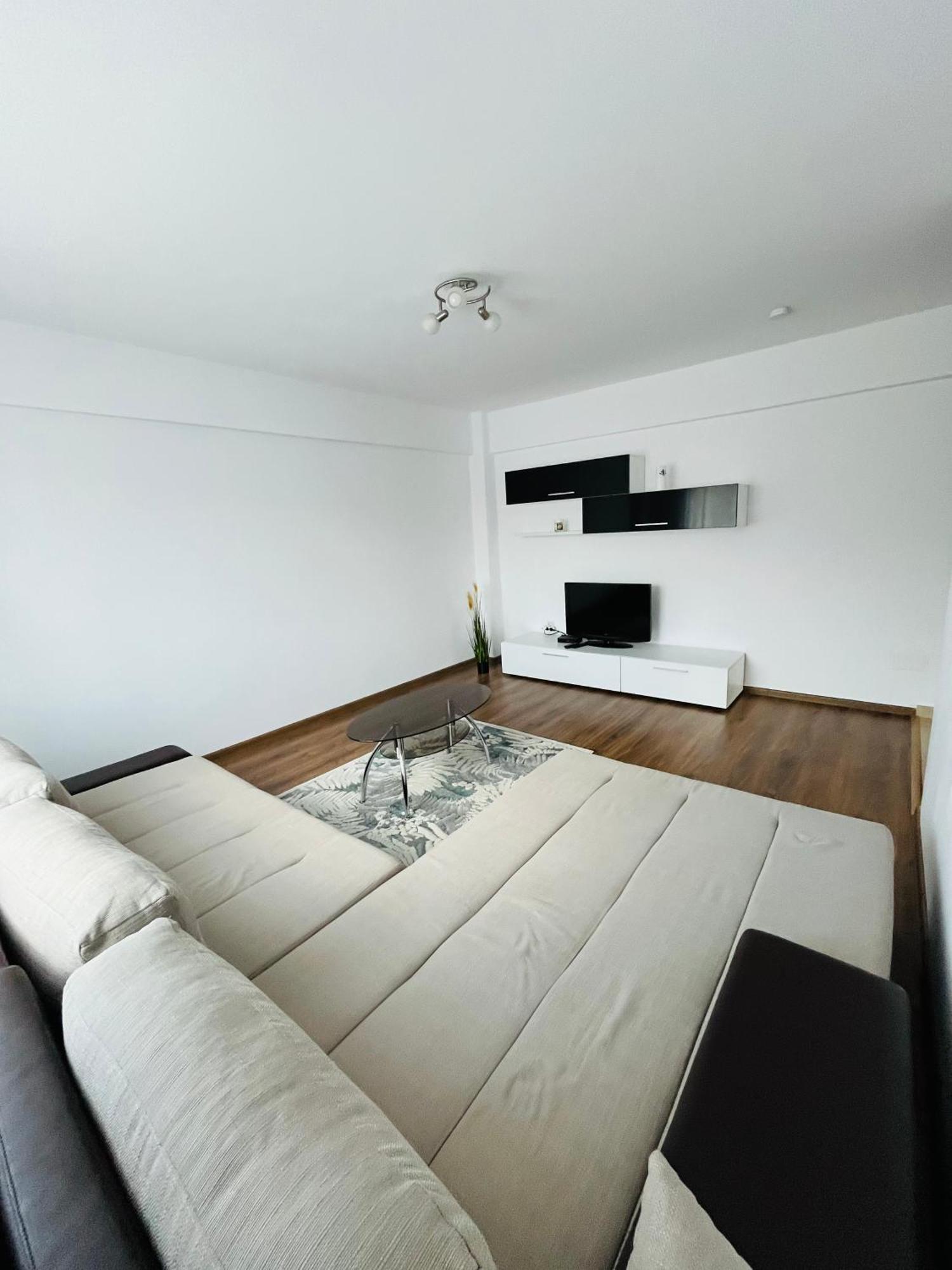 Green Apartaments Zărneşti エクステリア 写真