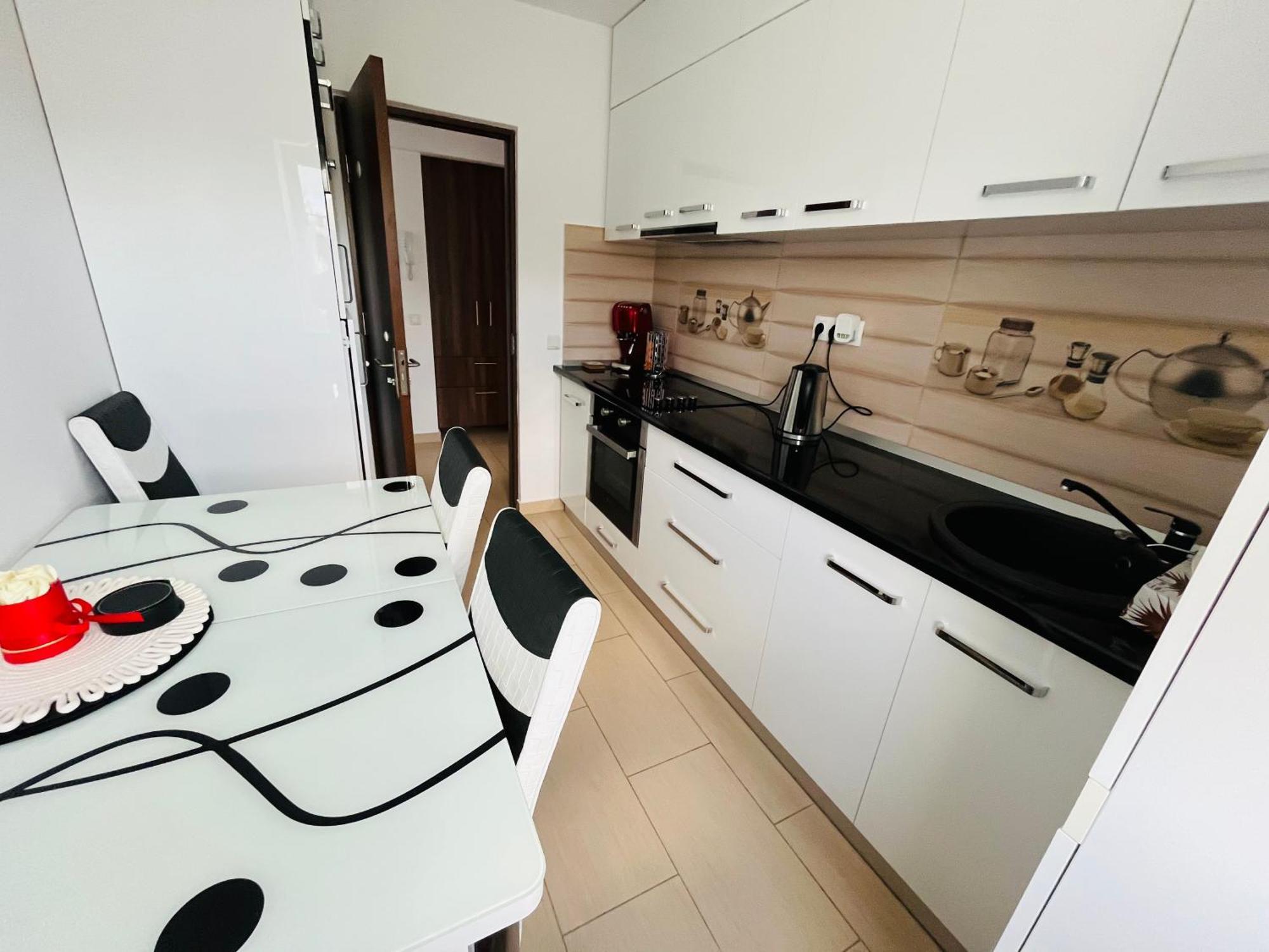 Green Apartaments Zărneşti エクステリア 写真