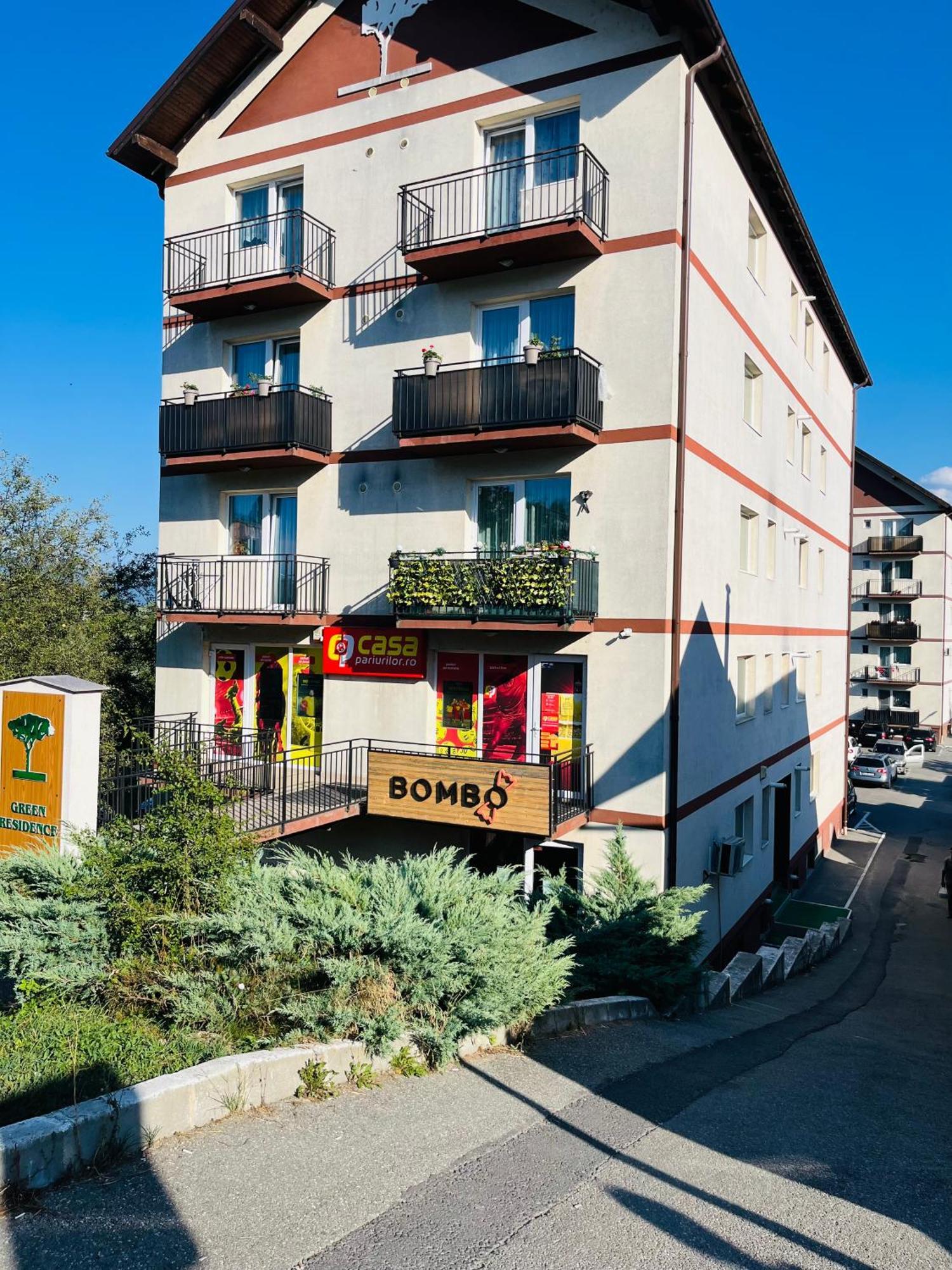 Green Apartaments Zărneşti エクステリア 写真