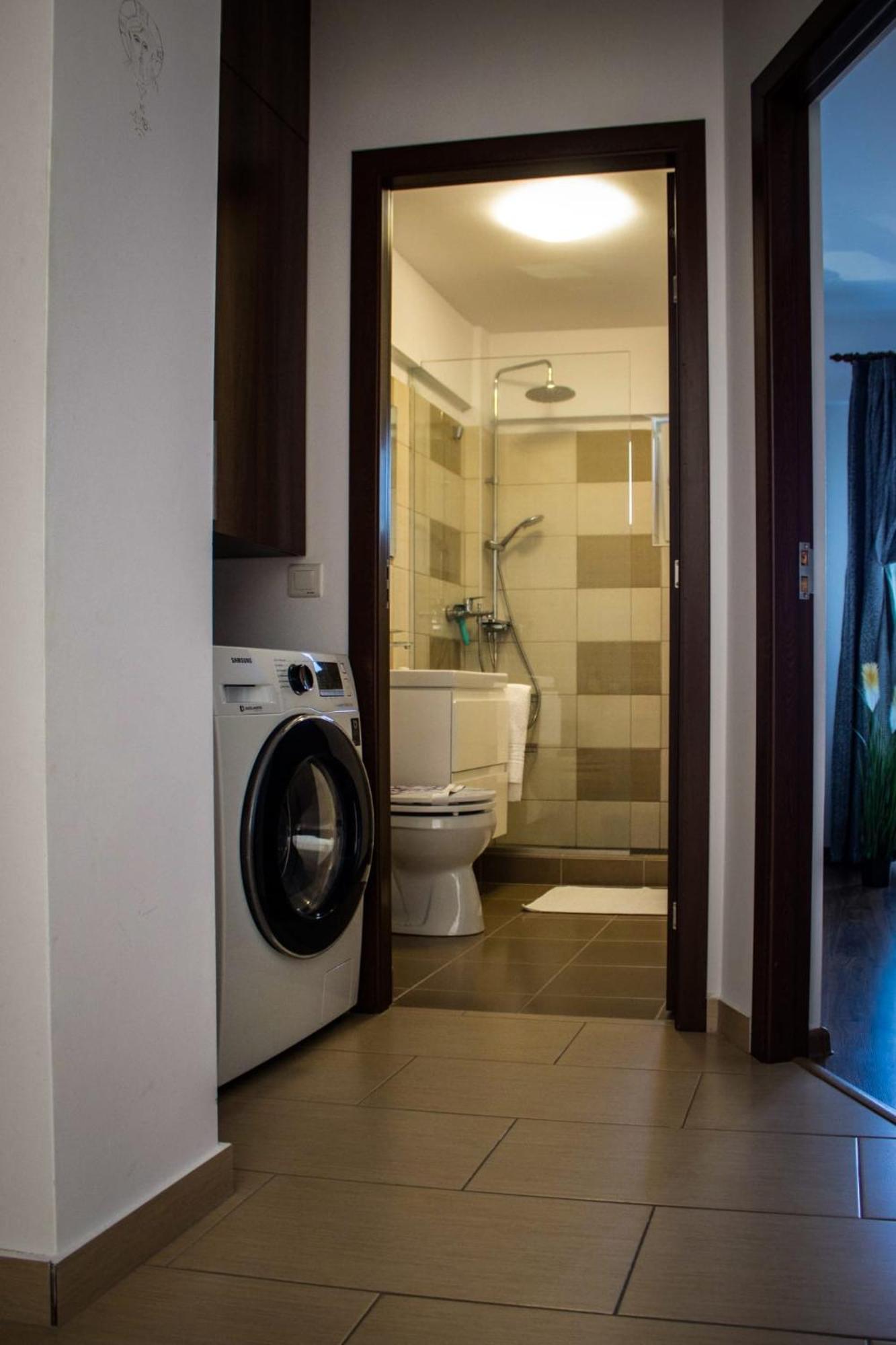 Green Apartaments Zărneşti エクステリア 写真