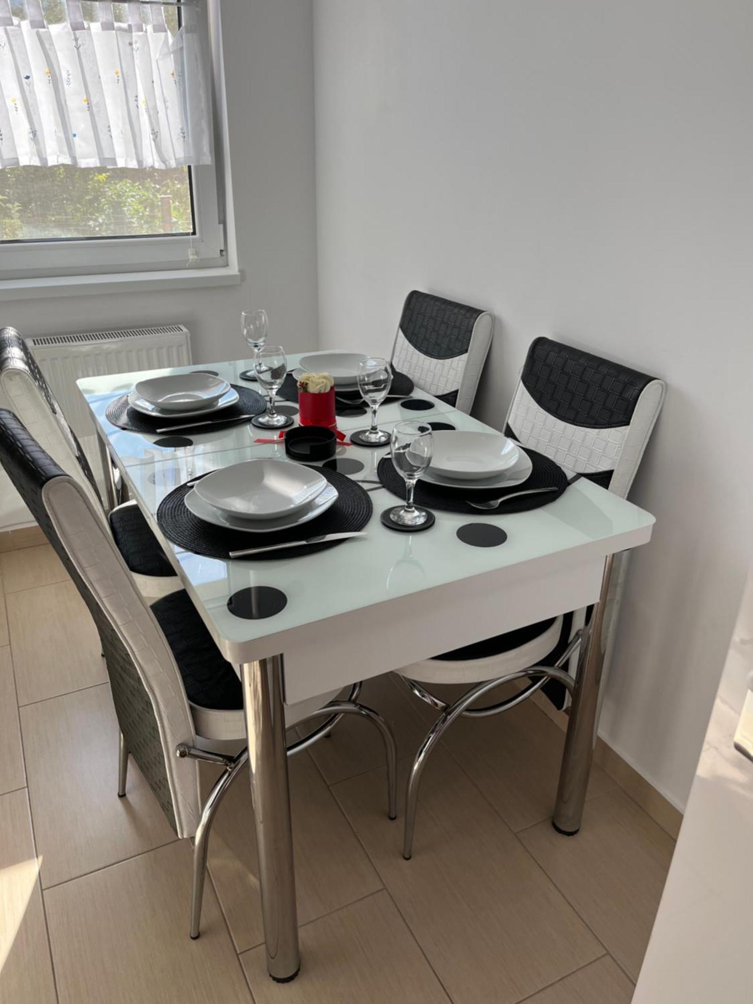 Green Apartaments Zărneşti エクステリア 写真